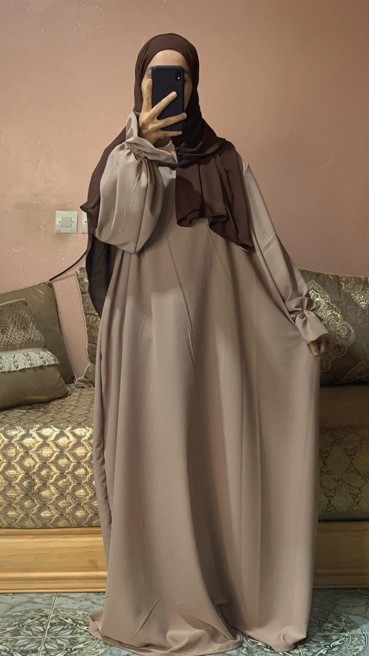 Abaya de loubna en beige